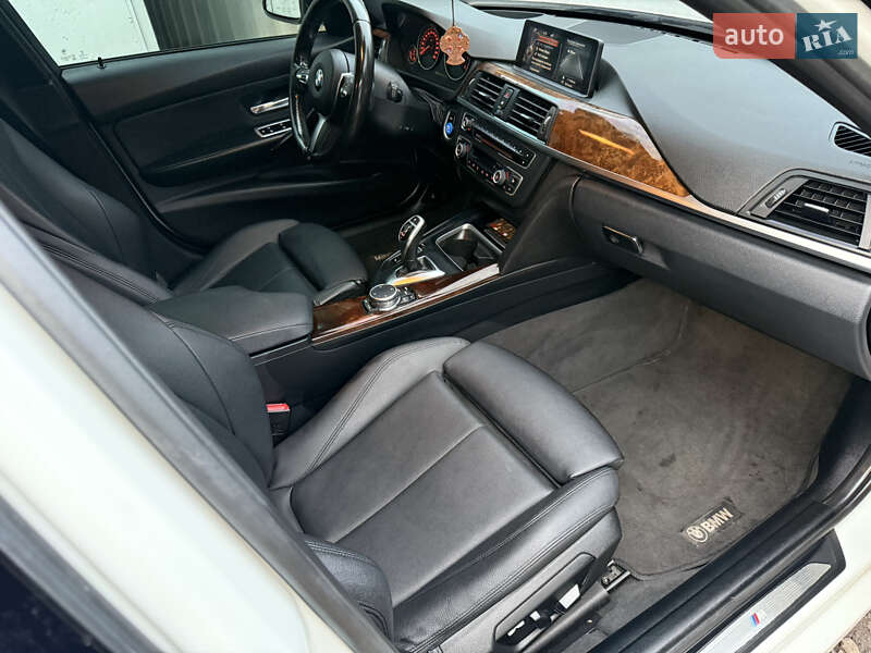 Седан BMW 3 Series 2015 в Киеве