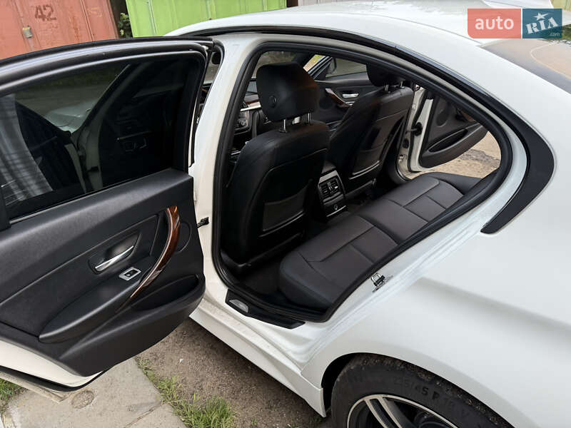 Седан BMW 3 Series 2015 в Киеве