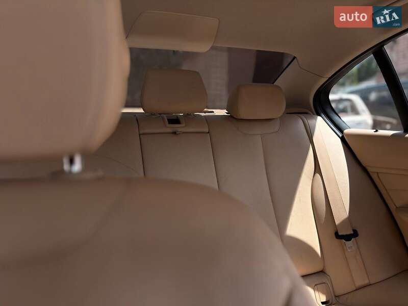 Седан BMW 3 Series 2013 в Одесі