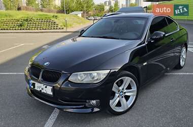 Купе BMW 3 Series 2010 в 