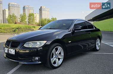 Купе BMW 3 Series 2010 в 