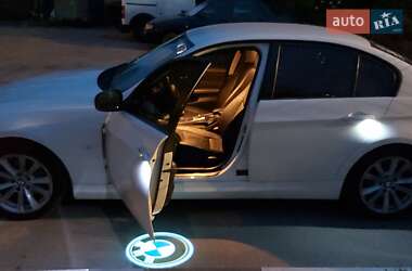 Седан BMW 3 Series 2010 в 