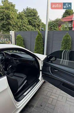 Купе BMW 3 Series 2011 в 