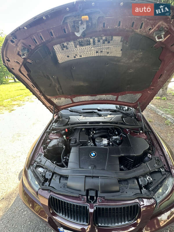 Седан BMW 3 Series 2008 в Чугуеве
