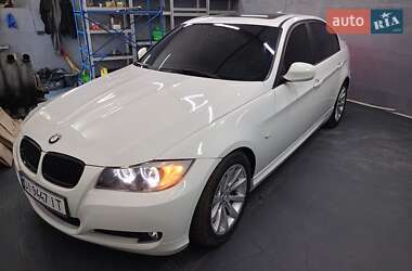 Седан BMW 3 Series 2010 в Украинке