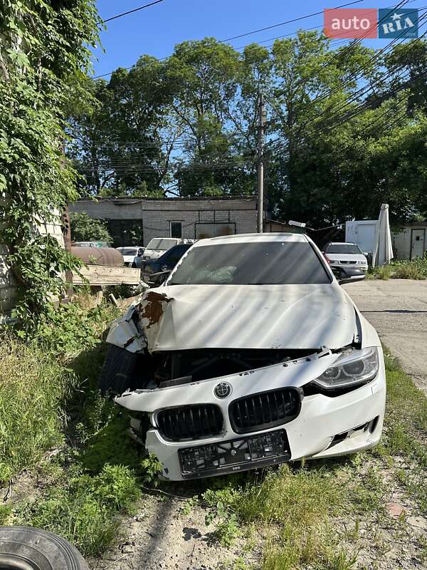 Седан BMW 3 Series 2015 в 