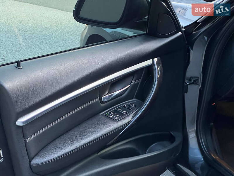 Седан BMW 3 Series 2016 в Києві