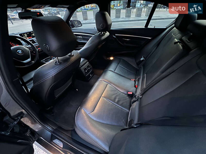 Седан BMW 3 Series 2016 в Києві