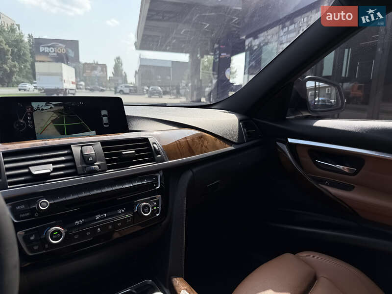 Седан BMW 3 Series 2016 в Киеве