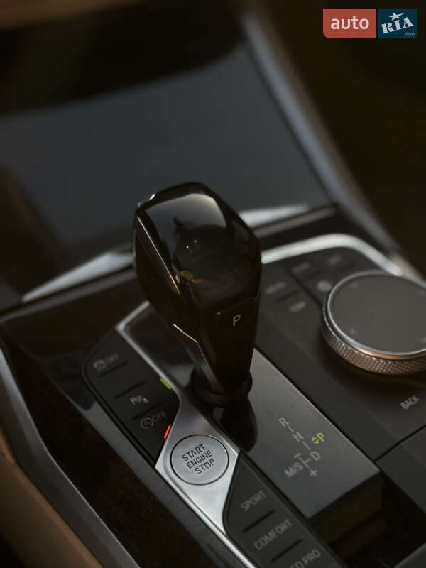 Седан BMW 3 Series 2019 в Дніпрі