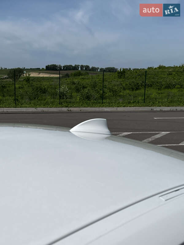 Седан BMW 3 Series 2013 в Ровно