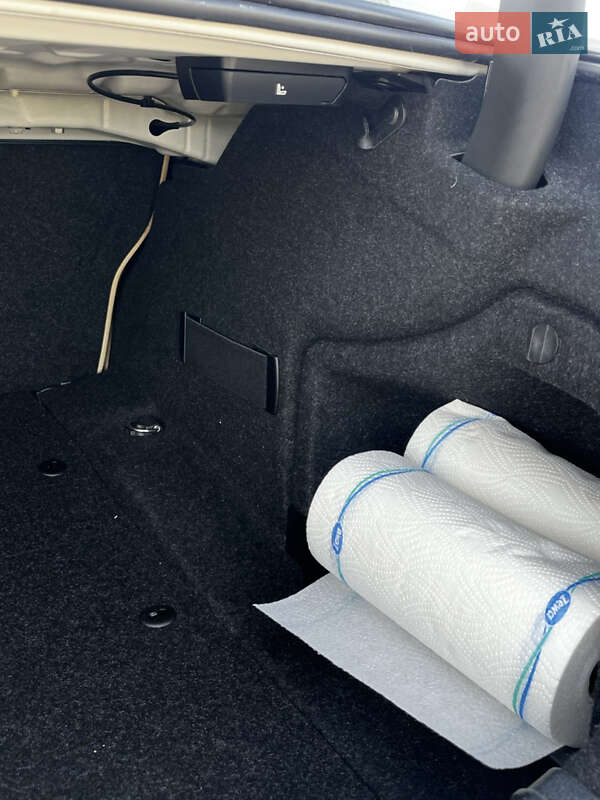 Седан BMW 3 Series 2013 в Ровно