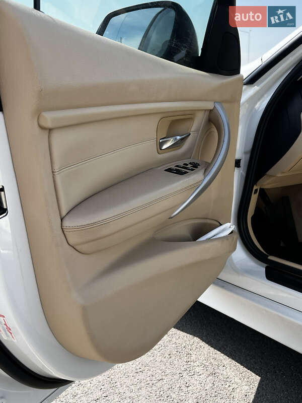 Седан BMW 3 Series 2013 в Ровно
