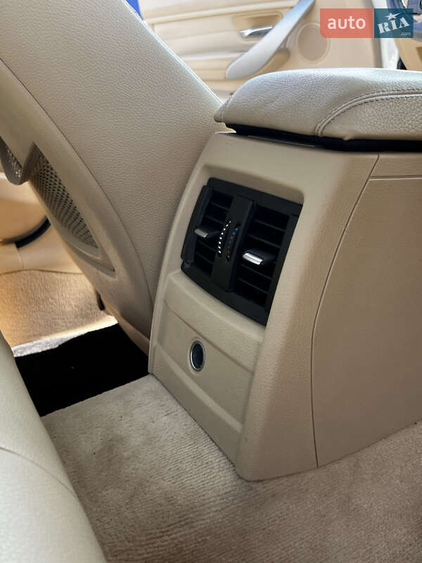 Седан BMW 3 Series 2013 в Ровно