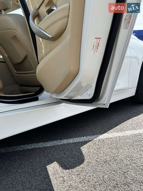 Седан BMW 3 Series 2013 в Ровно