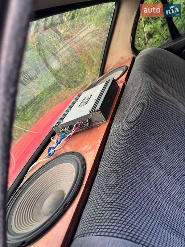 Седан BMW 3 Series 1984 в Киеве