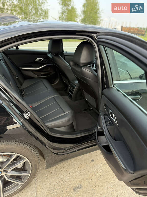 Седан BMW 3 Series 2021 в Коростені