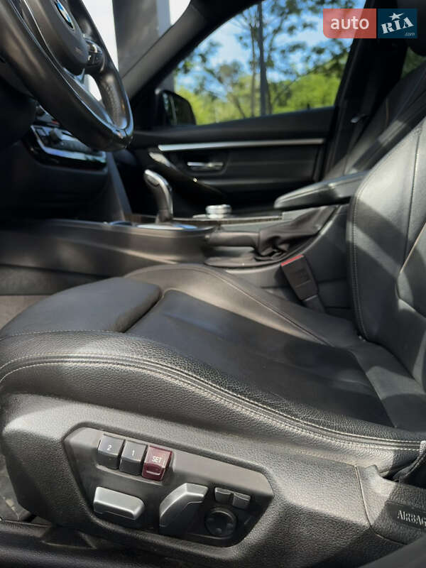 Седан BMW 3 Series 2016 в Киеве