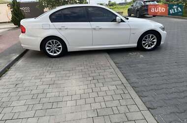 Седан BMW 3 Series 2011 в 