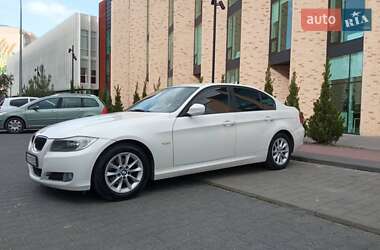 Седан BMW 3 Series 2011 в 