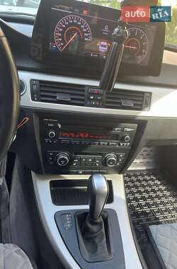 Седан BMW 3 Series 2011 в 