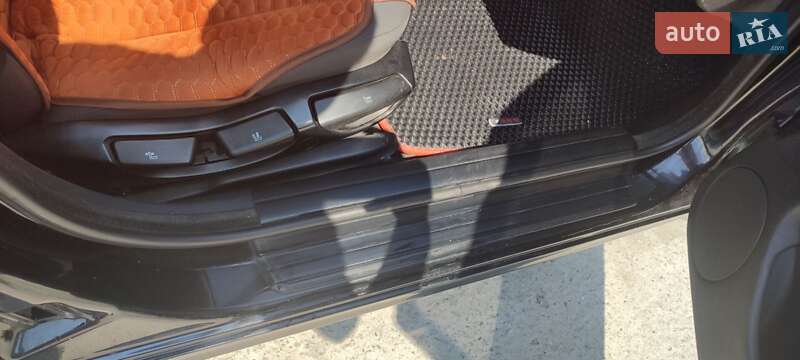 Седан BMW 3 Series 2004 в Романіву