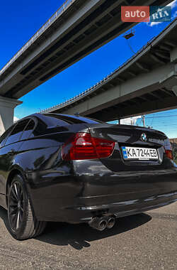 Седан BMW 3 Series 2011 в 