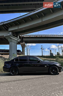 Седан BMW 3 Series 2011 в 