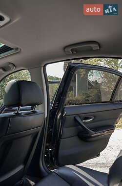 Седан BMW 3 Series 2011 в 