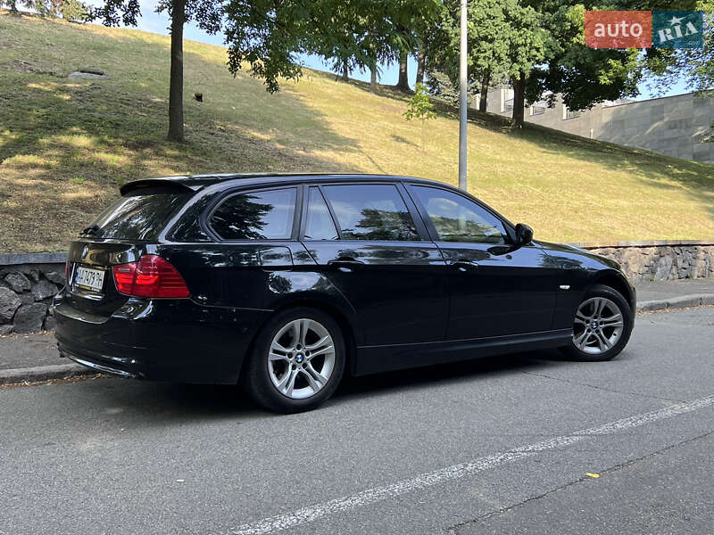 BMW 3 Series 2011