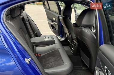 Седан BMW 3 Series 2022 в 