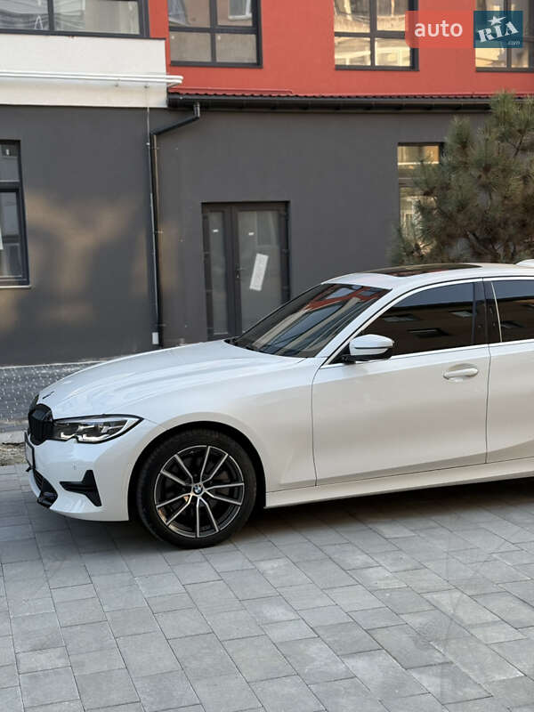 Седан BMW 3 Series 2020 в Ивано-Франковске