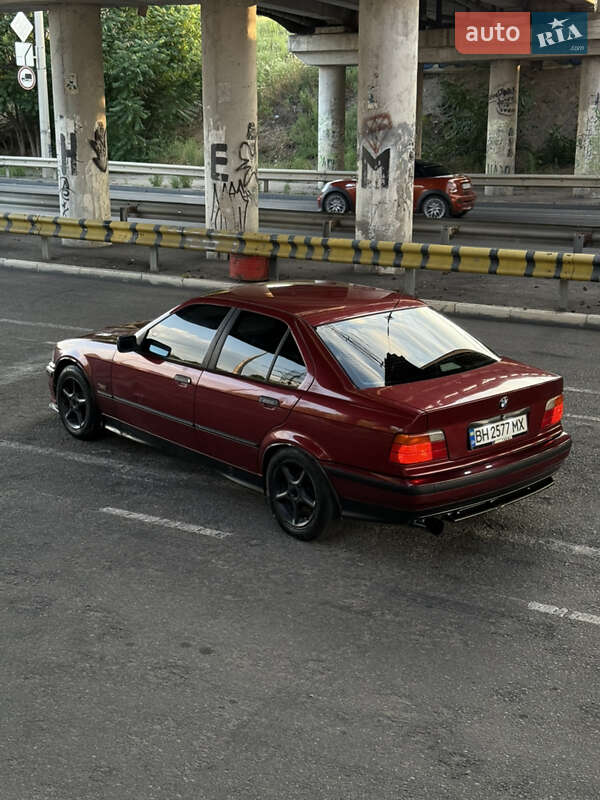 Седан BMW 3 Series 1995 в Одесі