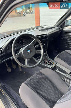 Седан BMW 3 Series 1987 в 