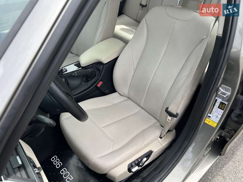 Седан BMW 3 Series 2015 в Киеве