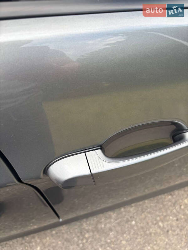 Седан BMW 3 Series 2011 в Львове