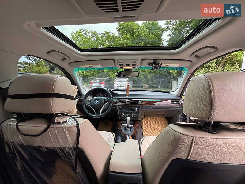 Седан BMW 3 Series 2011 в Львове