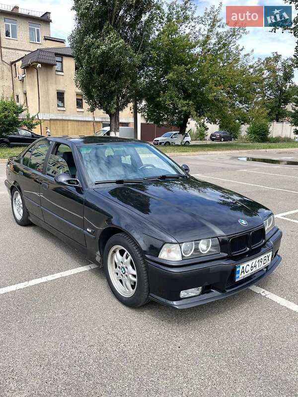 Седан BMW 3 Series 1995 в Києві