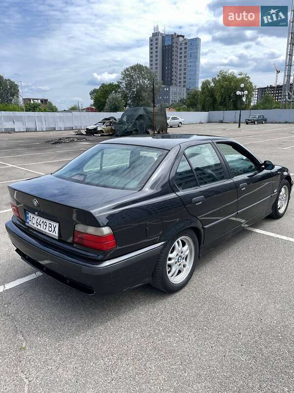 Седан BMW 3 Series 1995 в Києві
