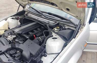 Седан BMW 3 Series 1999 в Береговому