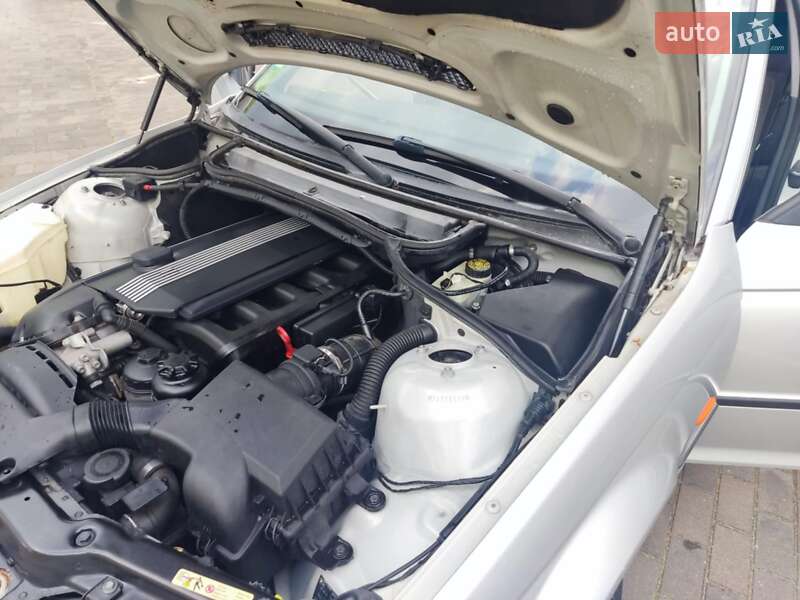 Седан BMW 3 Series 1999 в Берегово