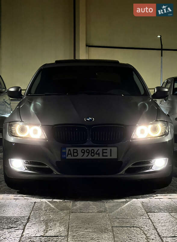 Седан BMW 3 Series 2011 в 