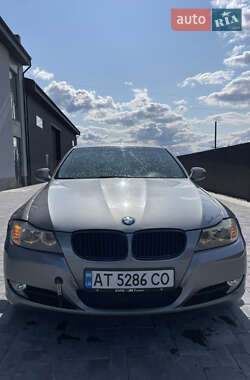 Седан BMW 3 Series 2009 в 
