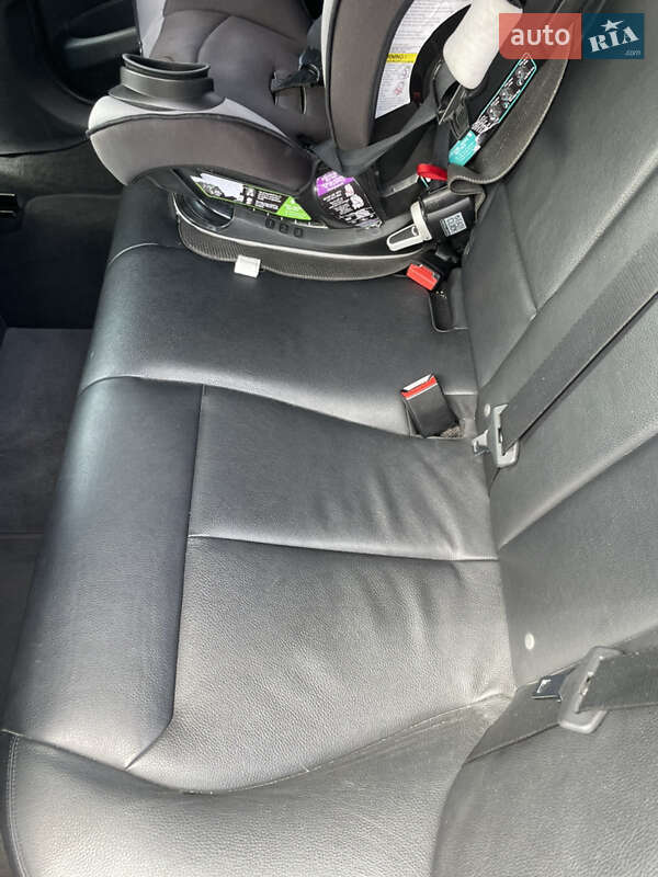 Седан BMW 3 Series 2012 в Львове