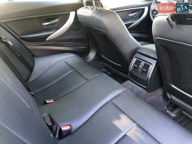 Седан BMW 3 Series 2016 в Вінниці