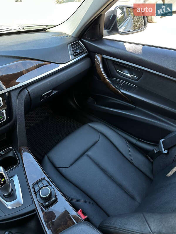 Седан BMW 3 Series 2016 в Івано-Франківську