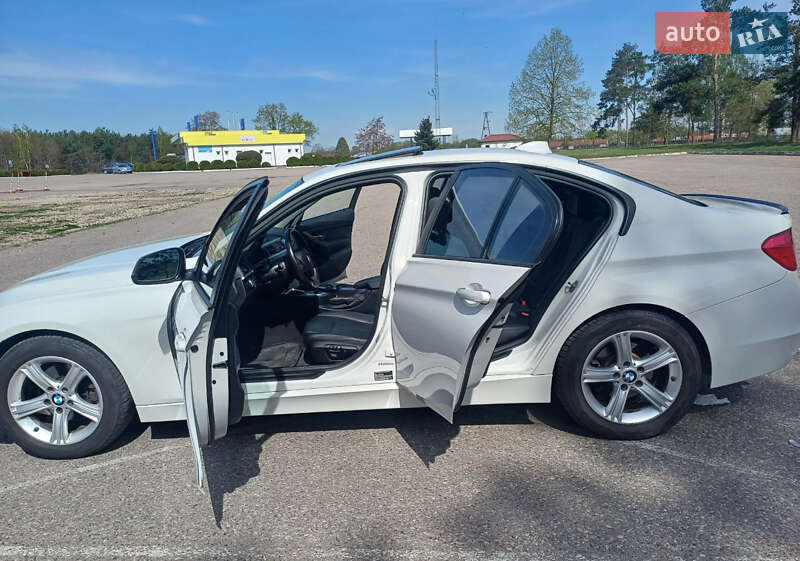 Седан BMW 3 Series 2013 в Виннице
