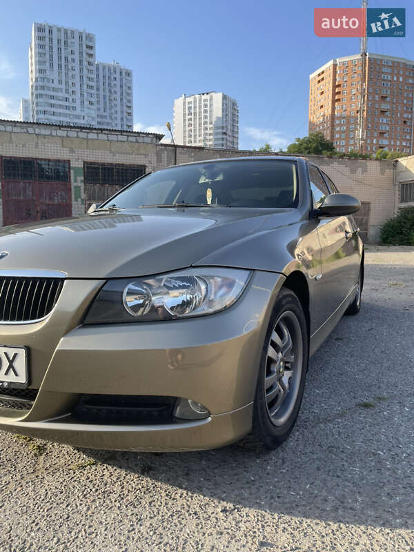 Седан BMW 3 Series 2006 в Одессе