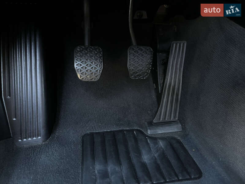 Седан BMW 3 Series 2004 в Ивано-Франковске