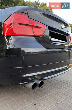 Седан BMW 3 Series 2011 в 